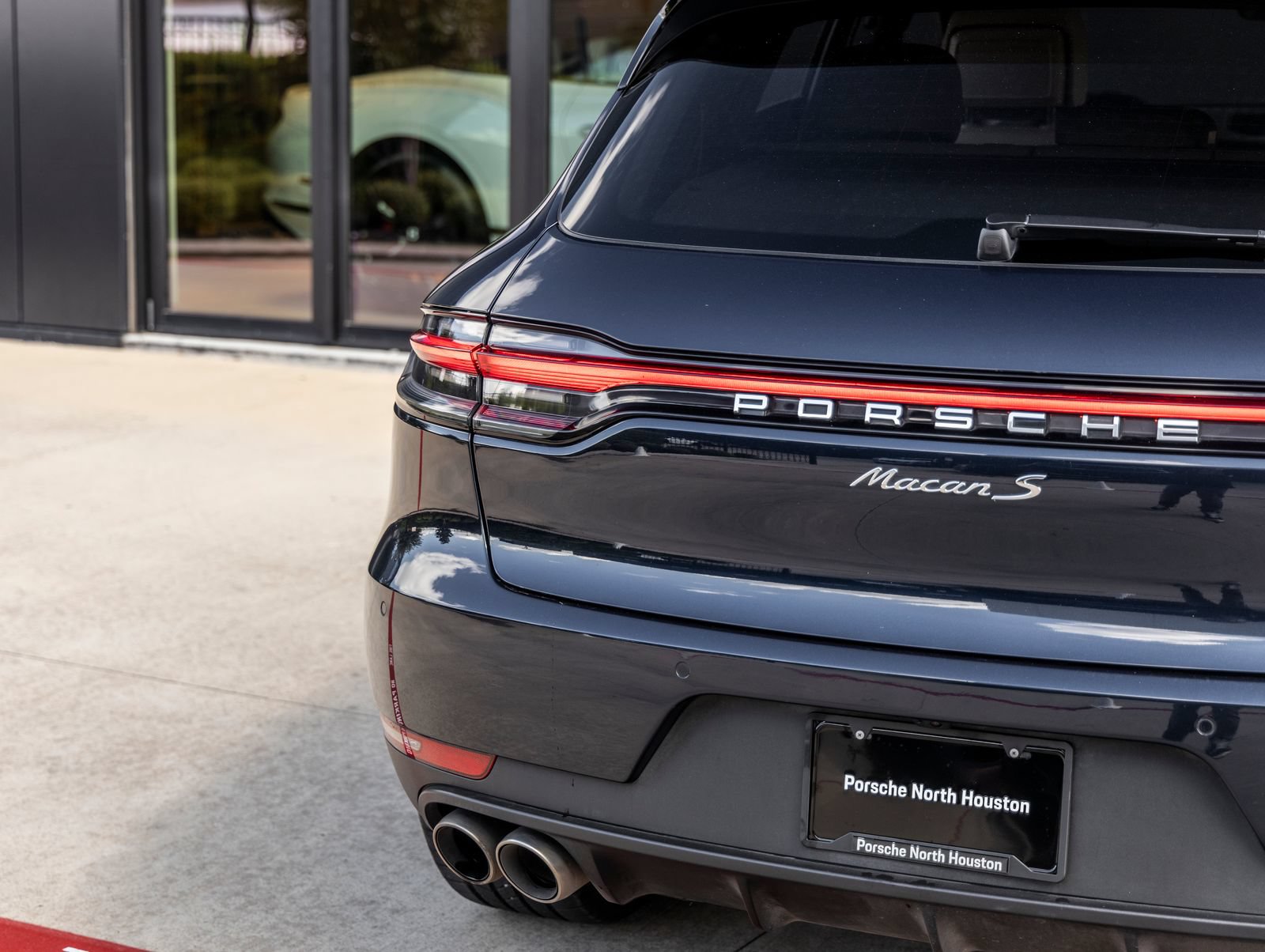 Certified 2020 Porsche Macan S AWD/4WD image 13