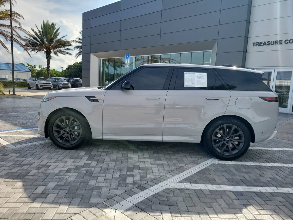Used 2025 Land Rover Range Rover Sport Dynamic SE AWD/4WD image 2