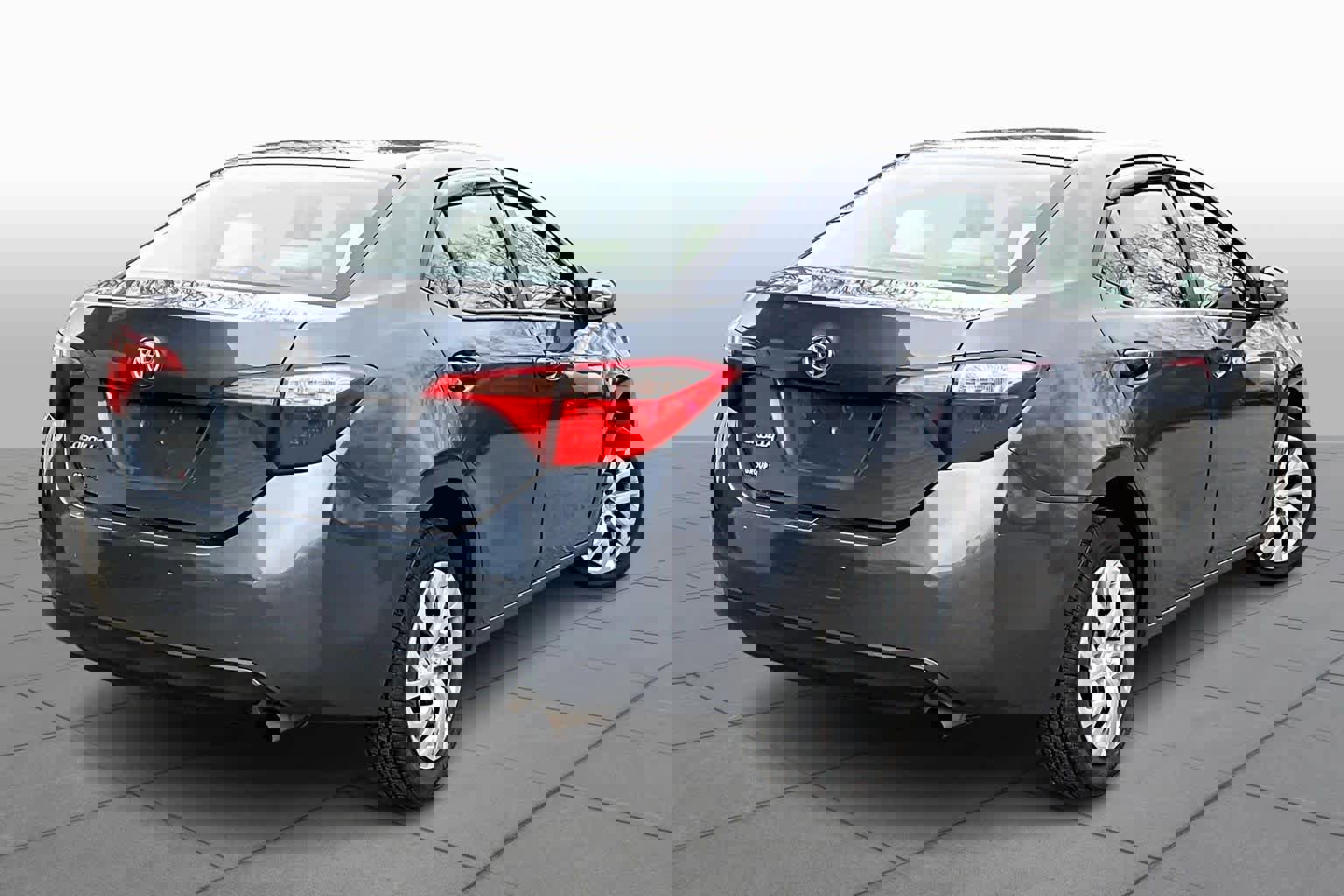 Used 2017 Toyota Corolla LE image 13