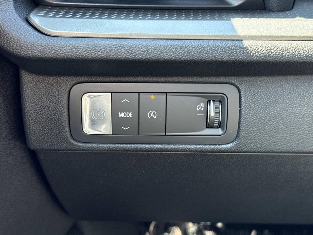 Used 2024 Chevrolet Traverse LT w/ LPO, Floor Liner Package FWD image 14
