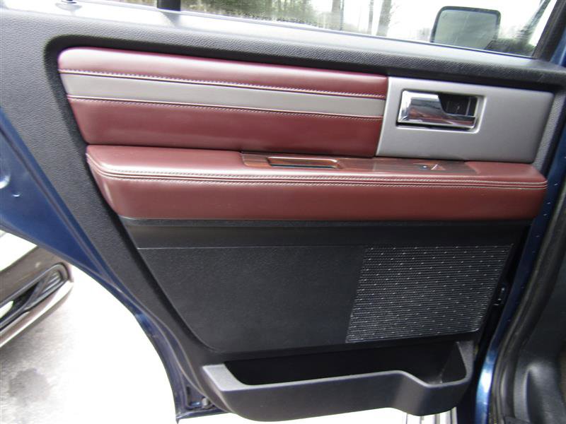 Used 2015 Ford Expedition Platinum image 28