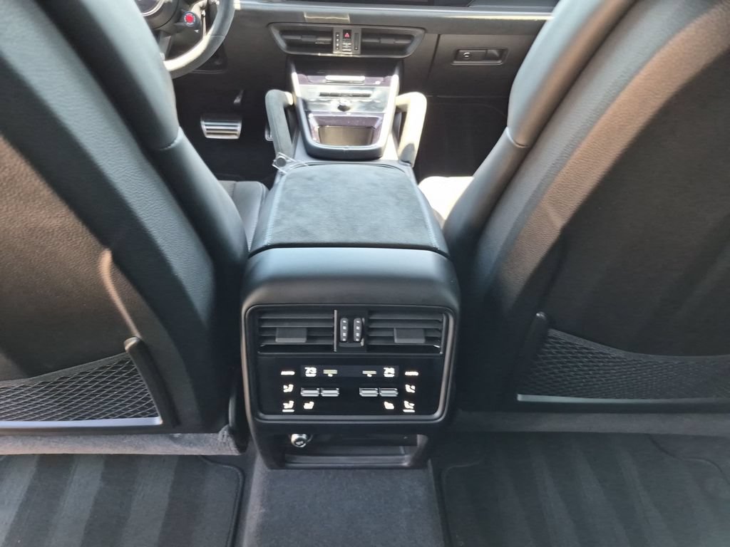 Used 2025 Porsche Cayenne Turbo GT AWD/4WD image 30