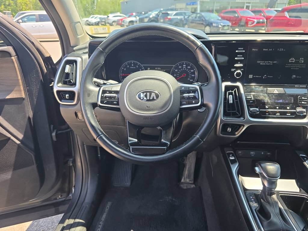 Certified 2021 Kia Sorento EX w/ Panoramic Sunroof Package AWD/4WD image 13