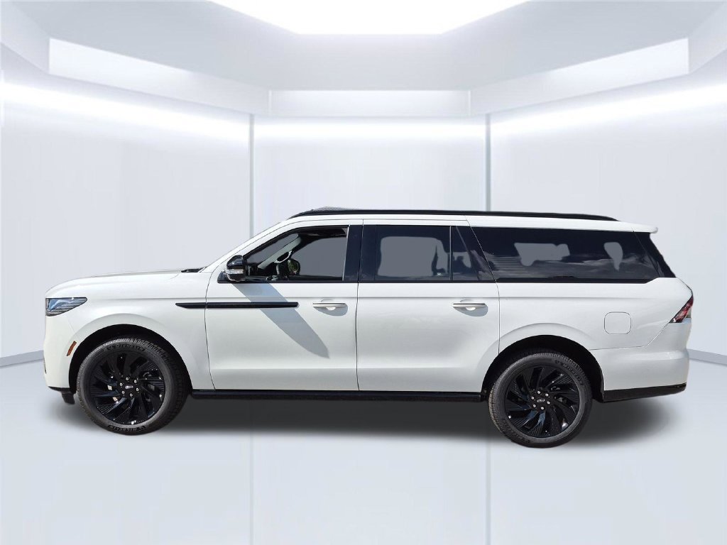 New 2027 Lincoln Navigator L Reserve w/ Jet Appearance Package AWD/4WD image 2