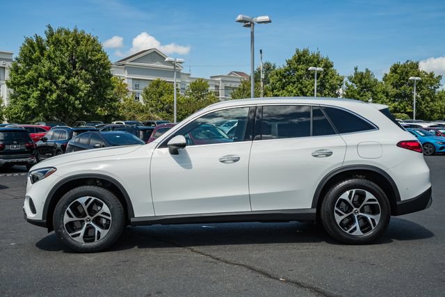 Used 2025 Mercedes-Benz GLC 350e 4MATIC image 4