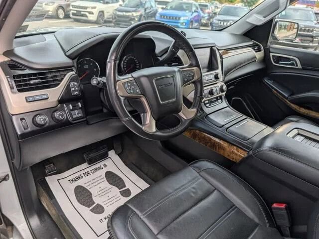Used 2015 GMC Yukon Denali w/ Premium Package AWD/4WD image 14