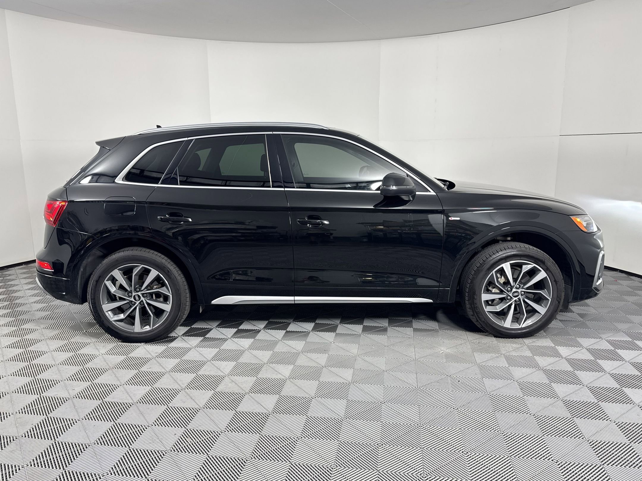 Used 2023 Audi Q5 2.0T Premium Plus w/ Premium Plus Package image 8