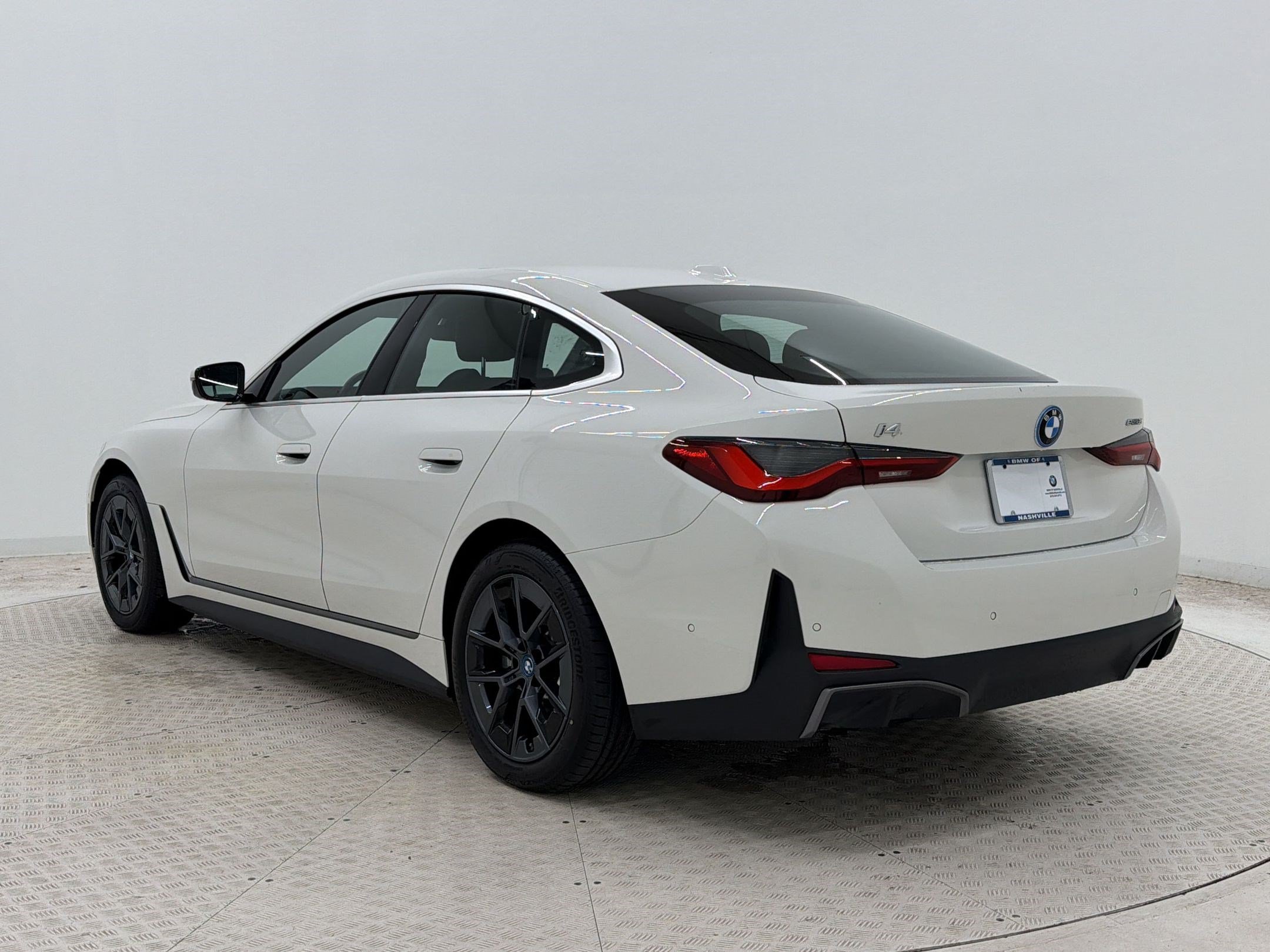 Used 2023 BMW i4 eDrive35 w/ Premium Package RWD image 3