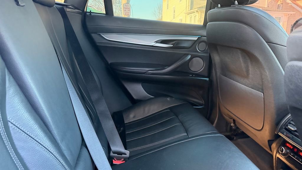 Used 2018 BMW X6 sDrive35i w/ M Sport Package image 24