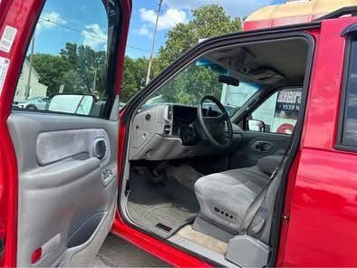 Used 1995 GMC Suburban 2WD image 10