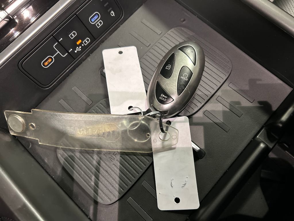 Used 2025 Hyundai Santa Fe SEL image 18