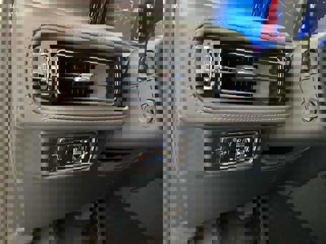 New 2025 Lincoln Aviator AWD w/ Jet Appearance Package image 16