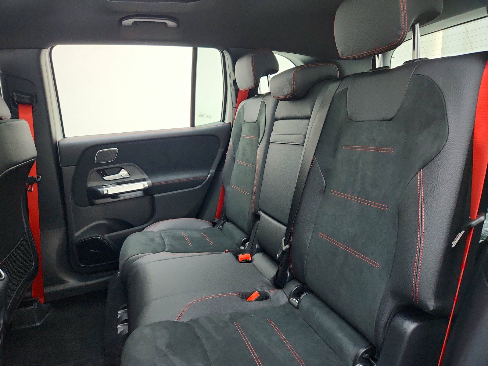 New 2026 Mercedes-Benz GLB 35 AMG 4MATIC image 17