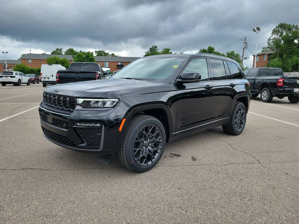 New 2026 Jeep Grand Cherokee Summit AWD/4WD image 2