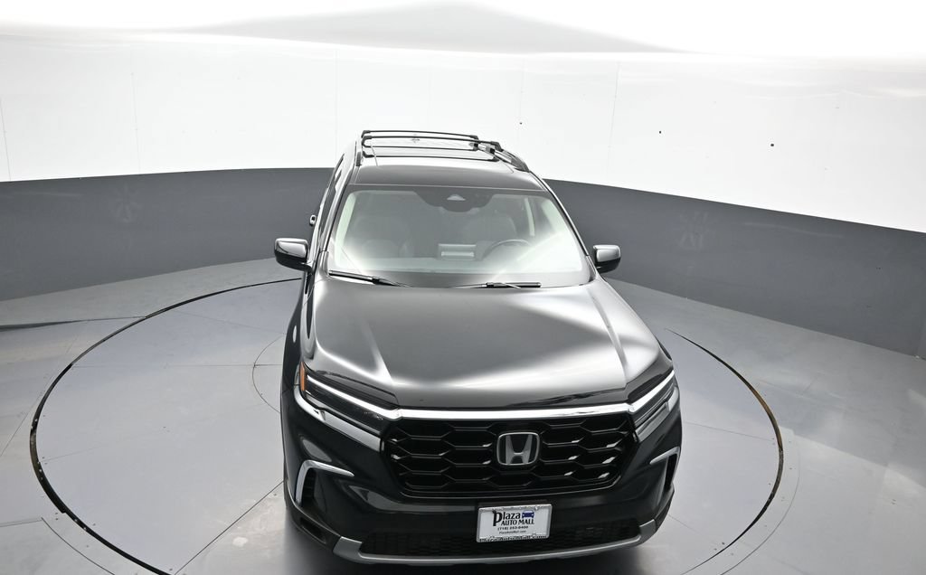Certified 2025 Honda Pilot Touring image 38