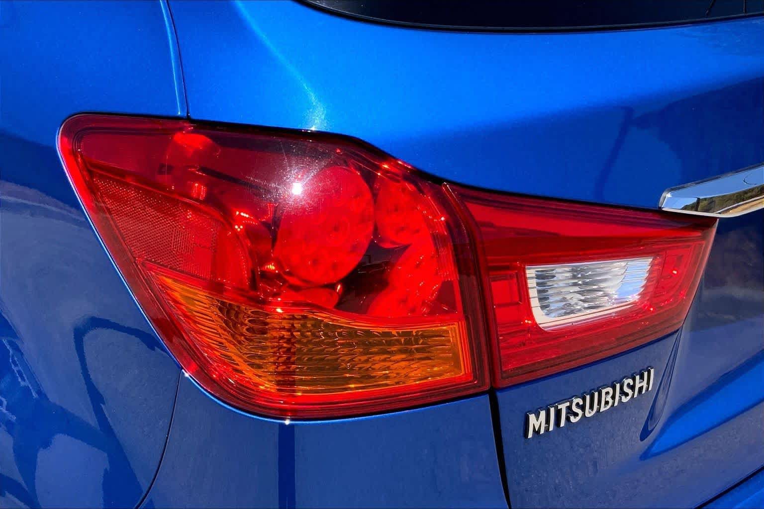 Used 2019 Mitsubishi Outlander Sport ES FWD image 29