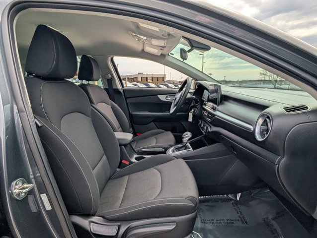 Used 2023 Kia Forte LXS w/ LXS Technology Package image 19