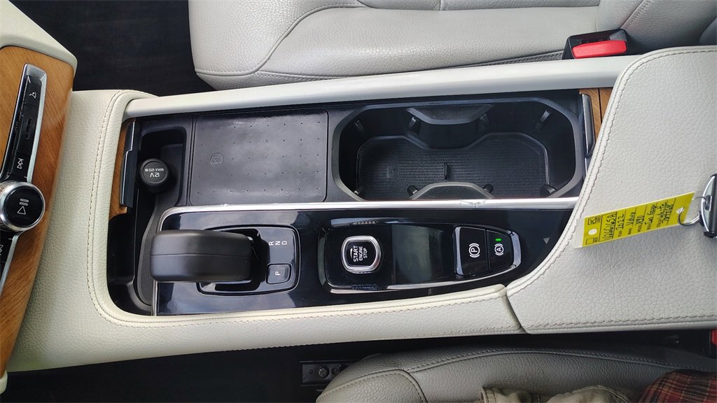 Certified 2022 Volvo XC90 T8 Inscription Expression w/ Advanced Package image 23