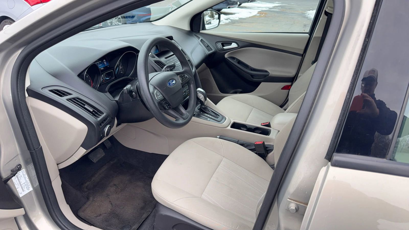 Used 2016 Ford Focus SE image 11