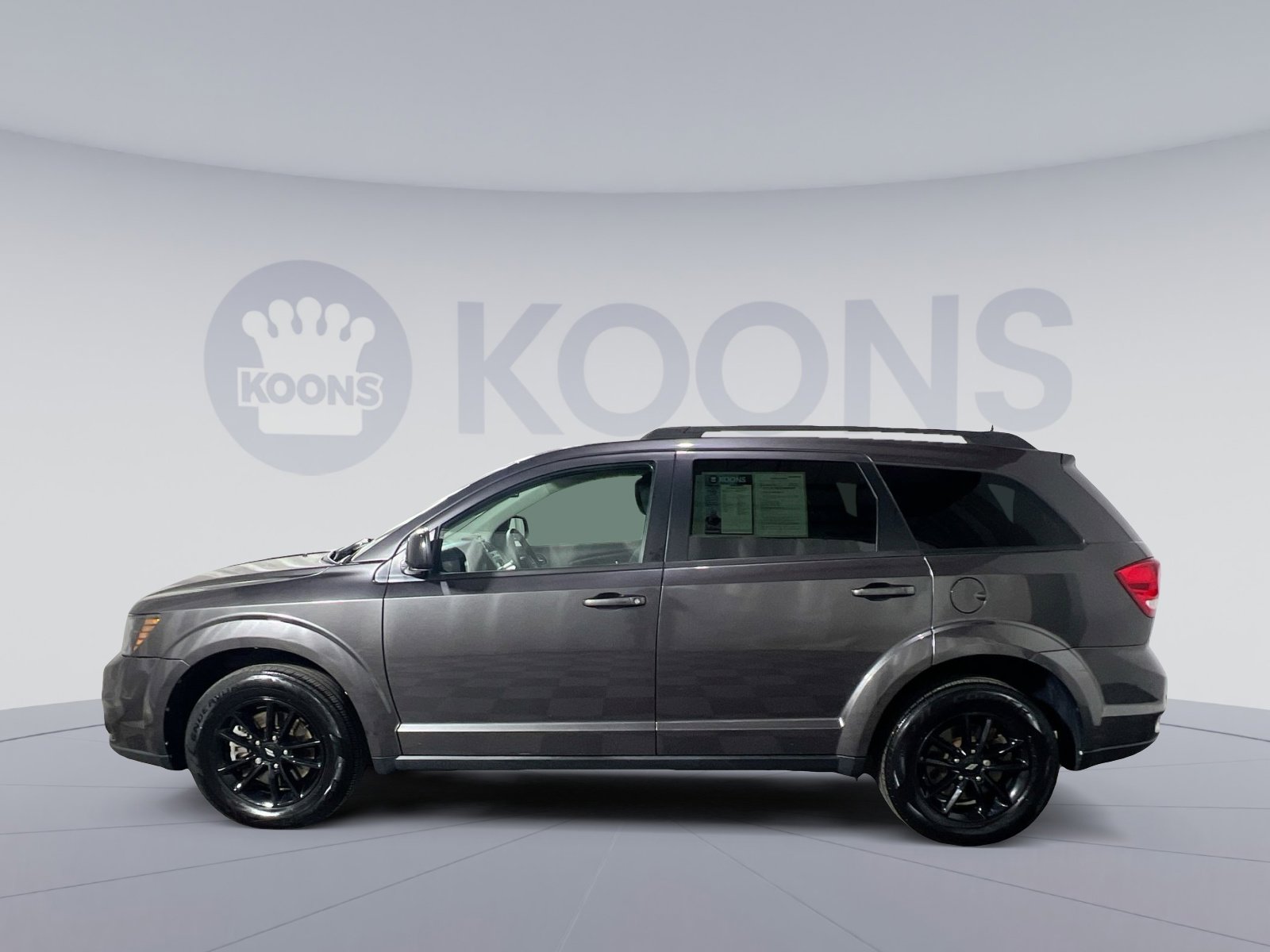 Used 2019 Dodge Journey SE w/ Blacktop Package image 2