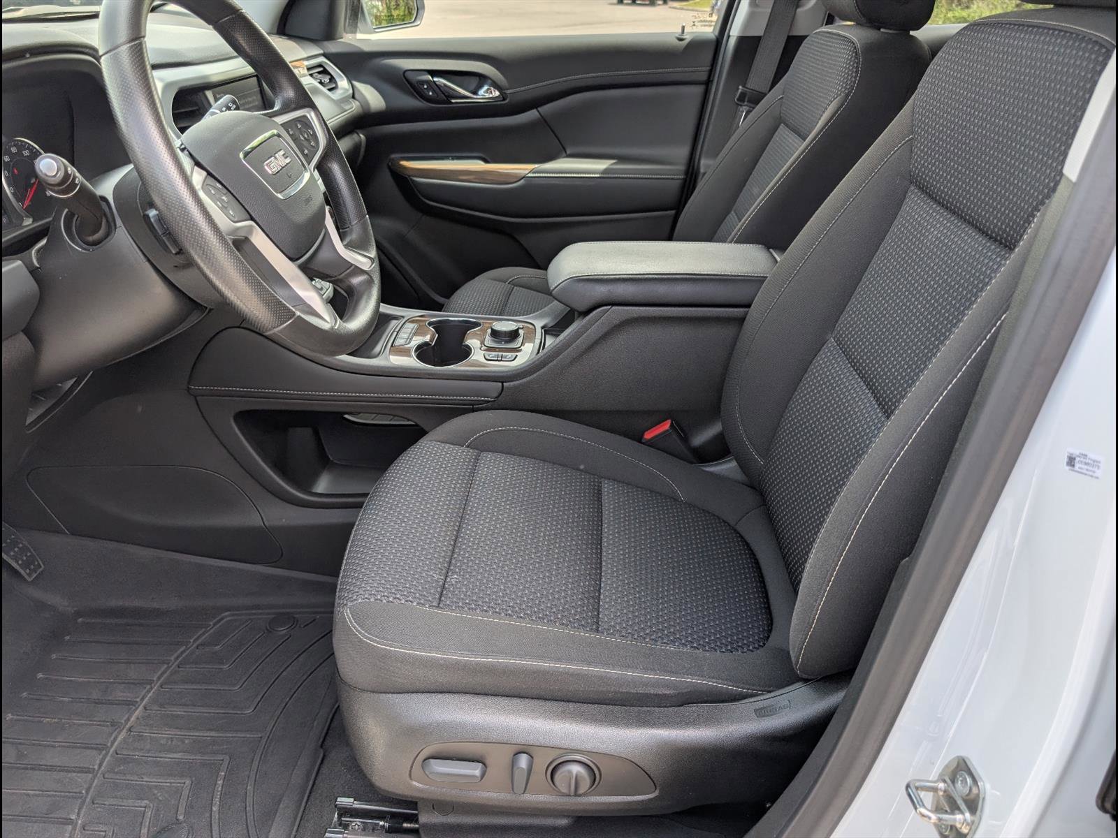 Used 2022 GMC Acadia SLE w/ Driver Convenience Package image 14