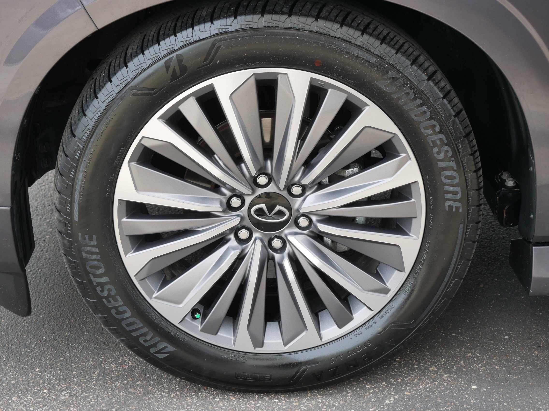 Certified 2025 INFINITI QX80 Luxe image 15