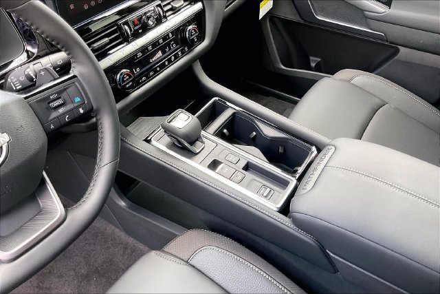 New 2026 Nissan Pathfinder SL FWD image 6