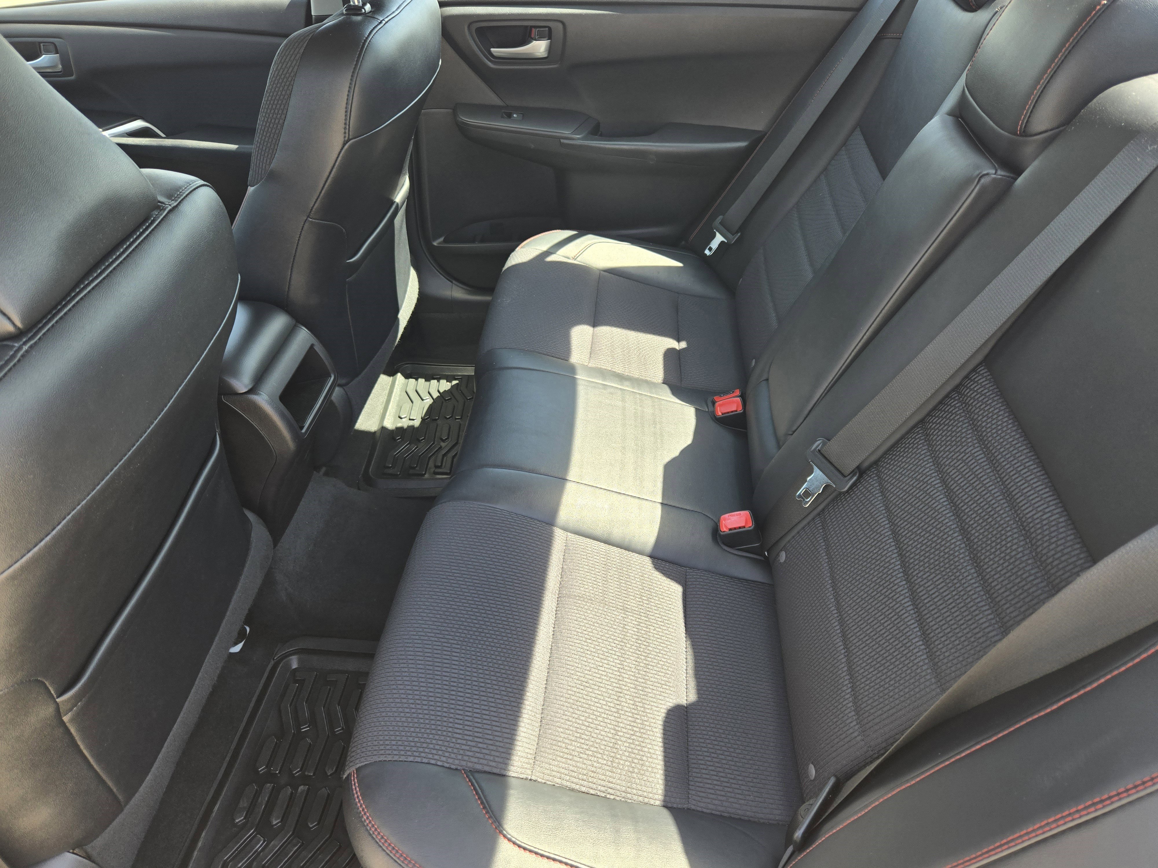 Used 2017 Toyota Camry SE image 24