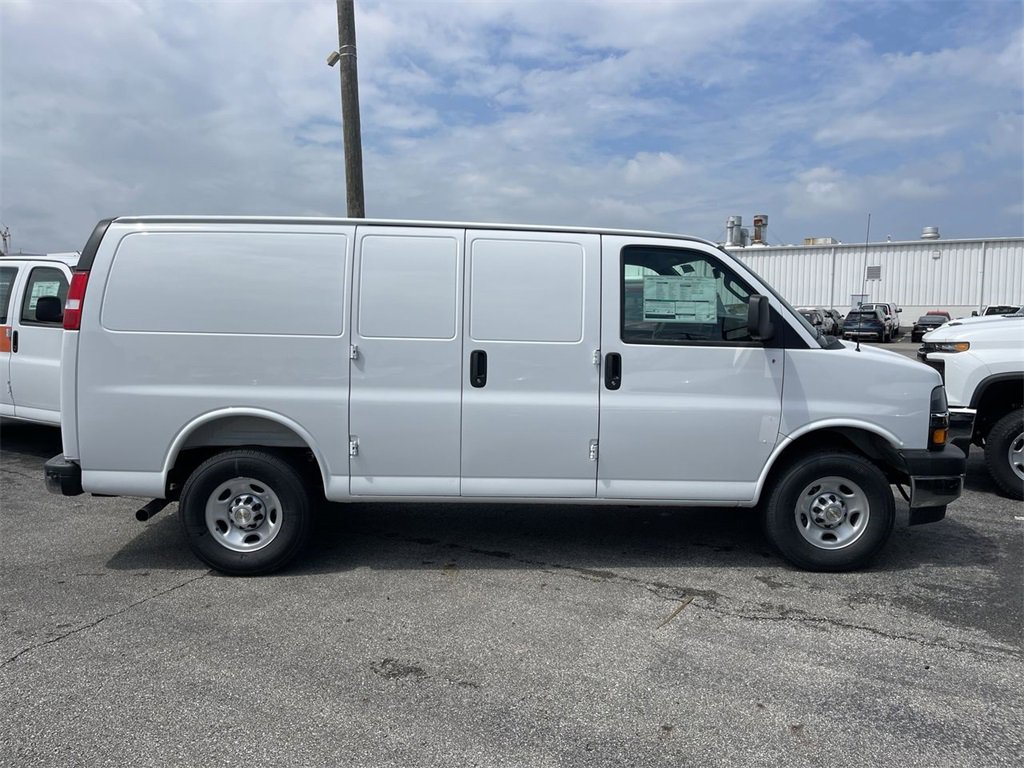 New 2025 Chevrolet Express 2500 w/ Driver Convenience Package image 5