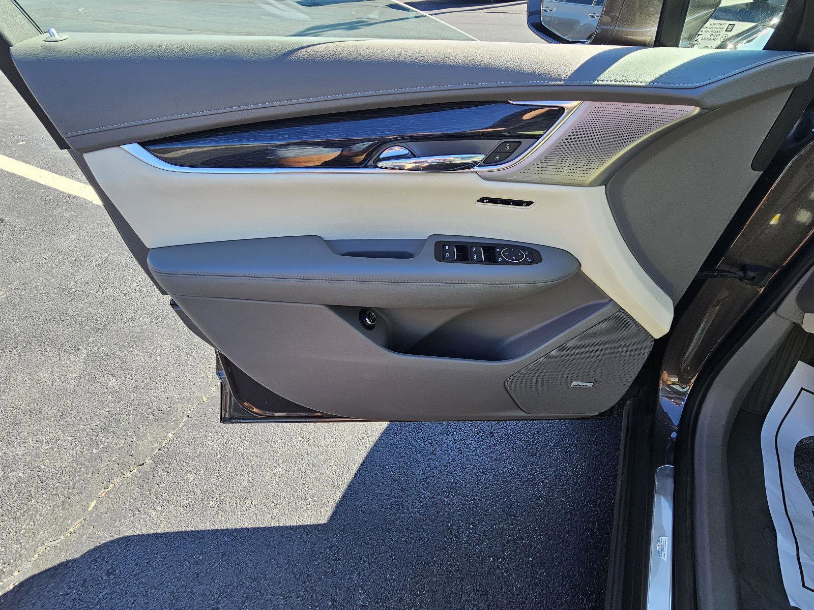 Used 2020 Cadillac XT6 Premium Luxury image 7