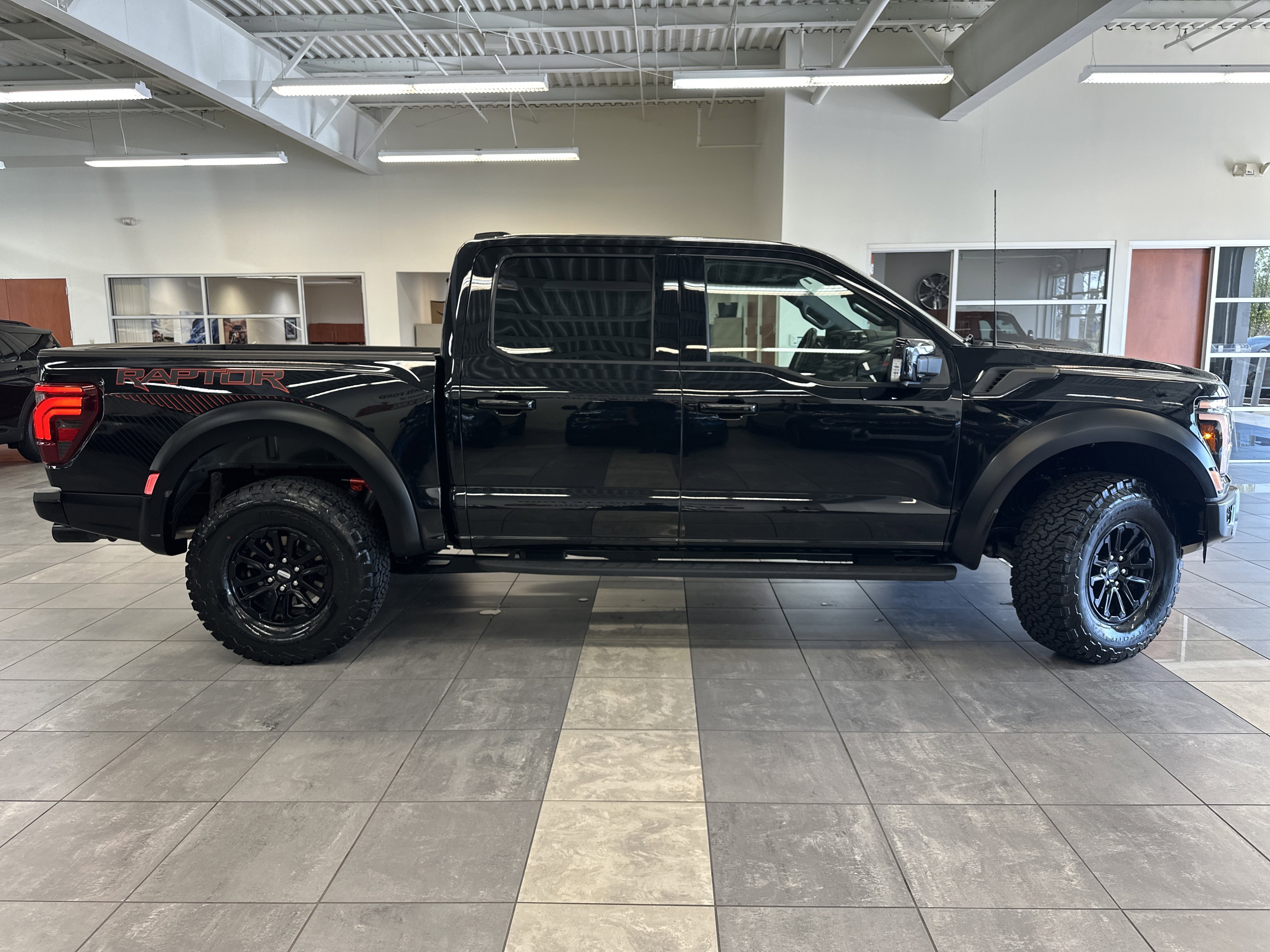 Used 2025 Ford F150 Raptor image 13