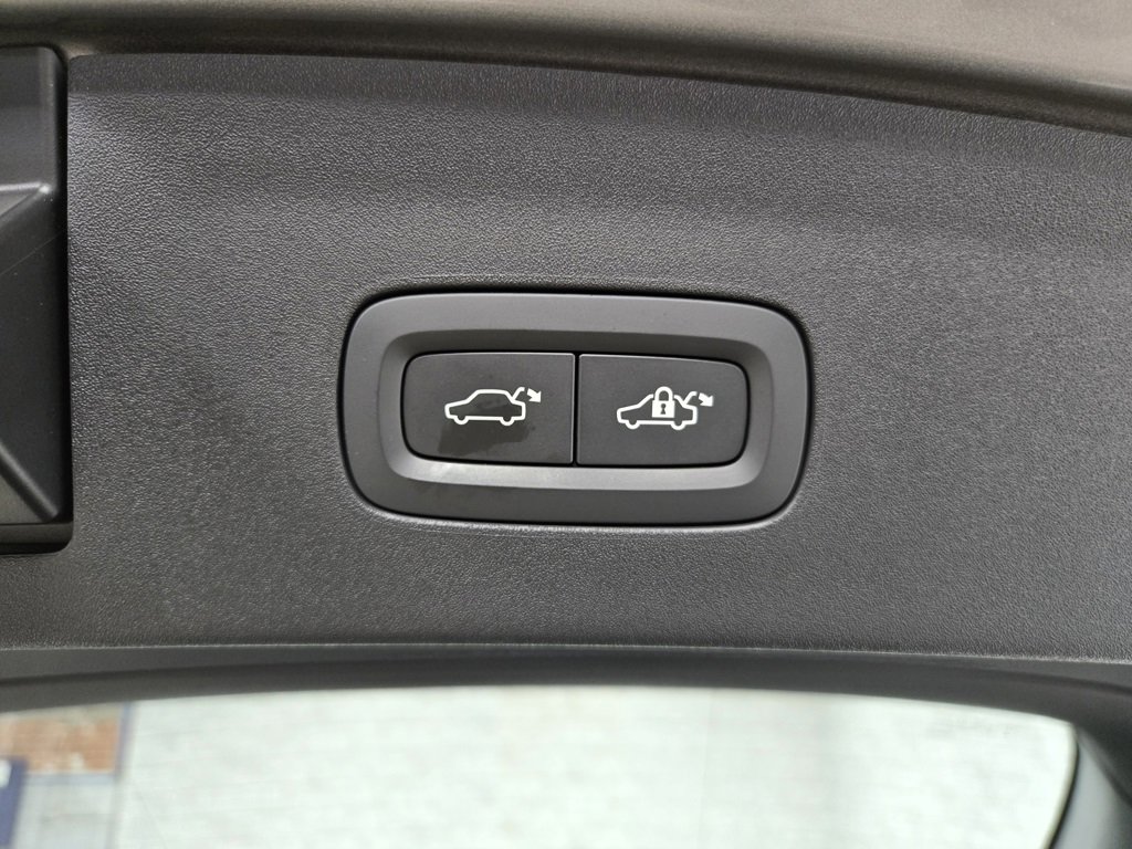 Used 2022 Polestar Polestar 2 w/ Performance Package image 45