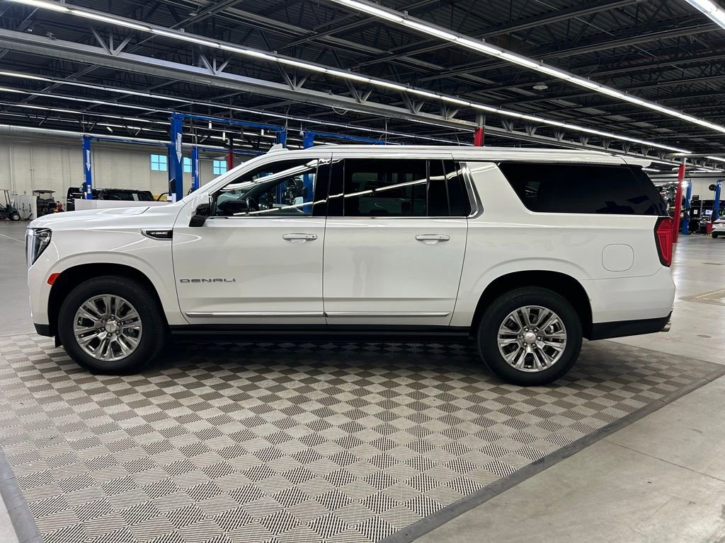 Used 2022 GMC Yukon XL Denali w/ Max Trailering Package AWD/4WD image 5