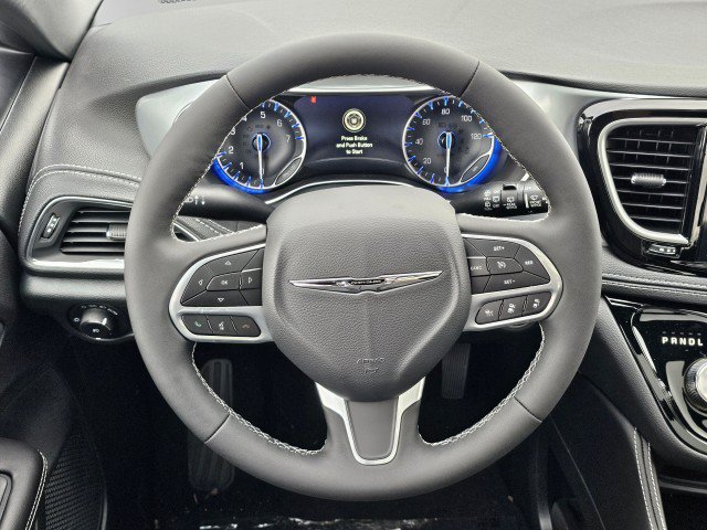 New 2026 Chrysler Pacifica Limited FWD image 25