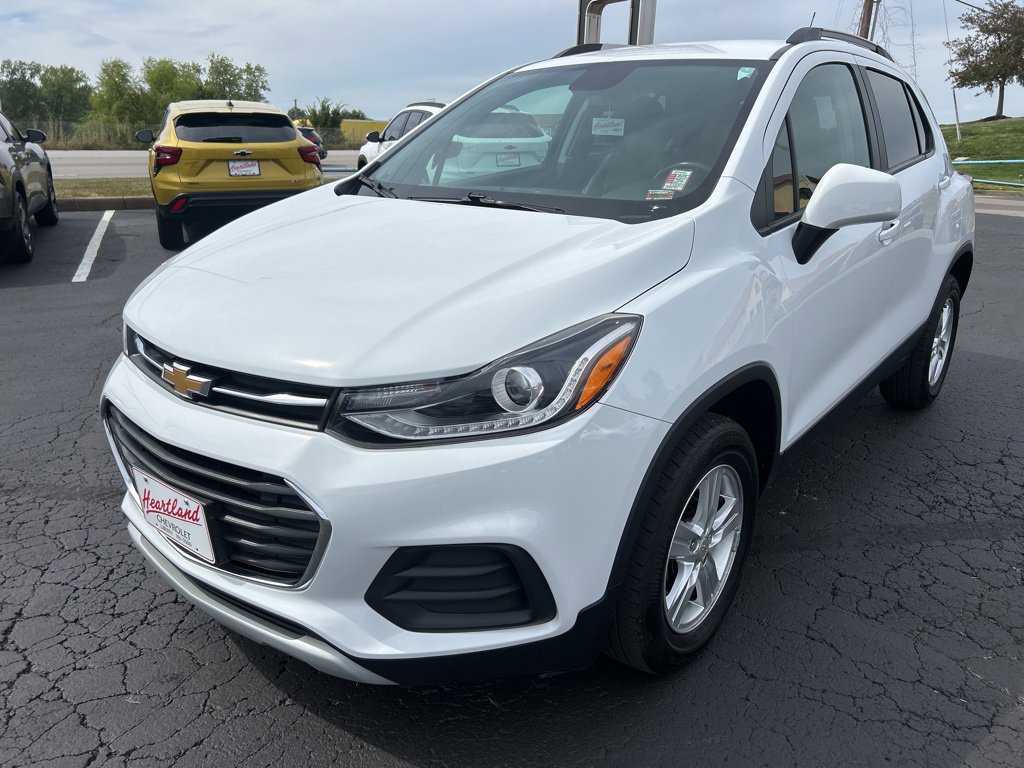 Used 2022 Chevrolet Trax LT w/ LT Convenience Package image 10