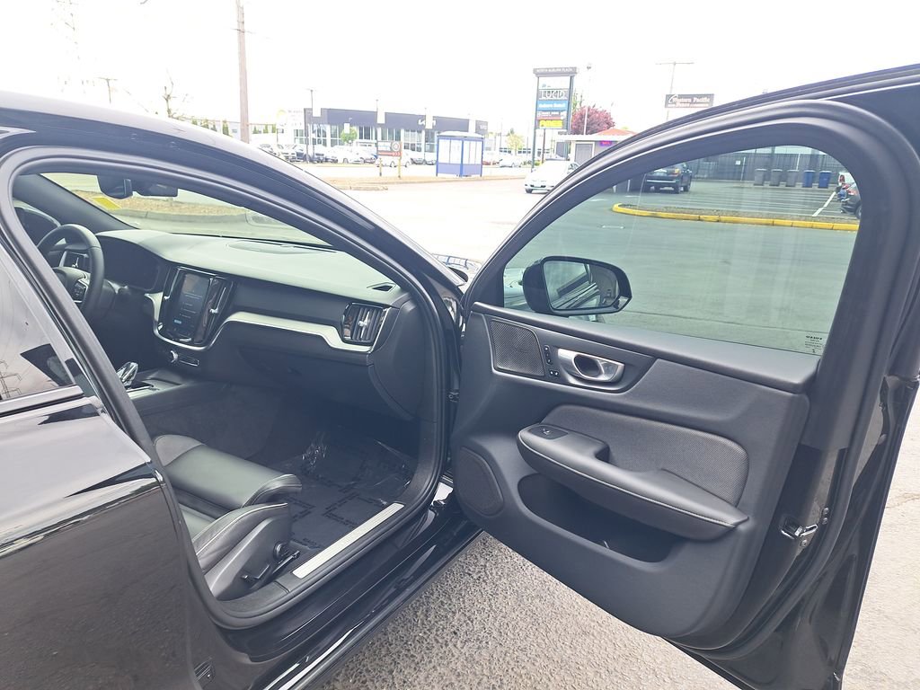 Used 2024 Volvo S60 B5 Plus w/ Climate Package AWD/4WD image 16