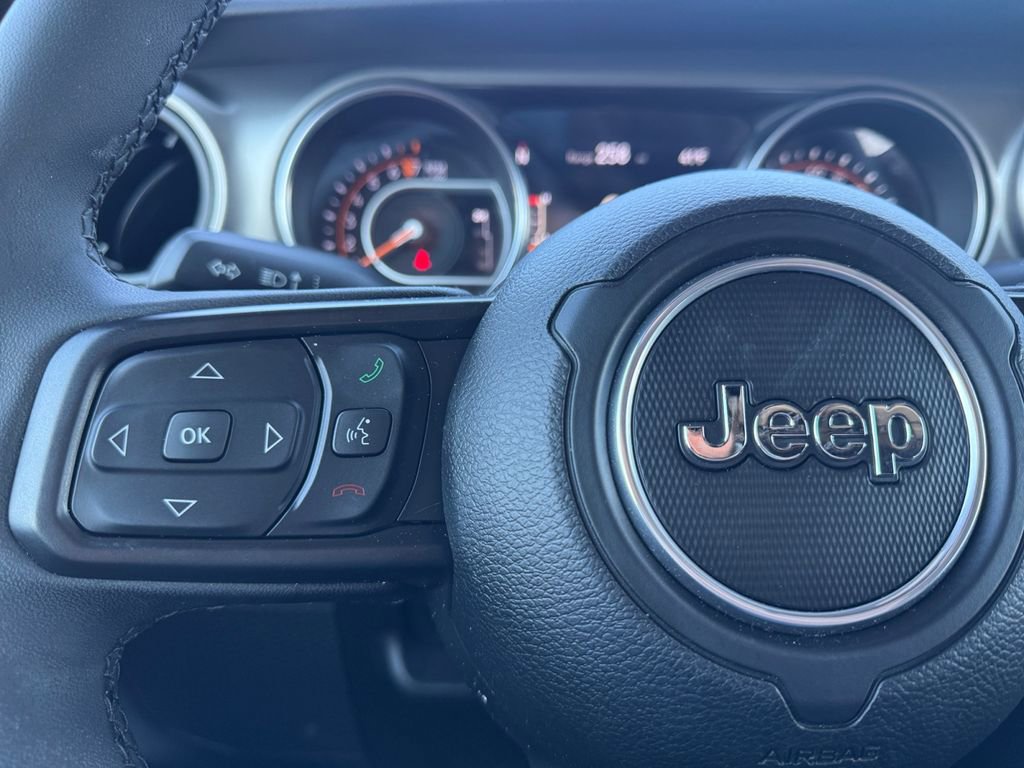 Certified 2023 Jeep Gladiator Willys image 25