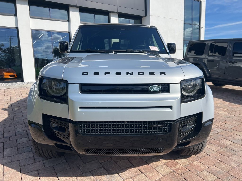 Used 2022 Land Rover Defender 110 X-Dynamic HSE image 2