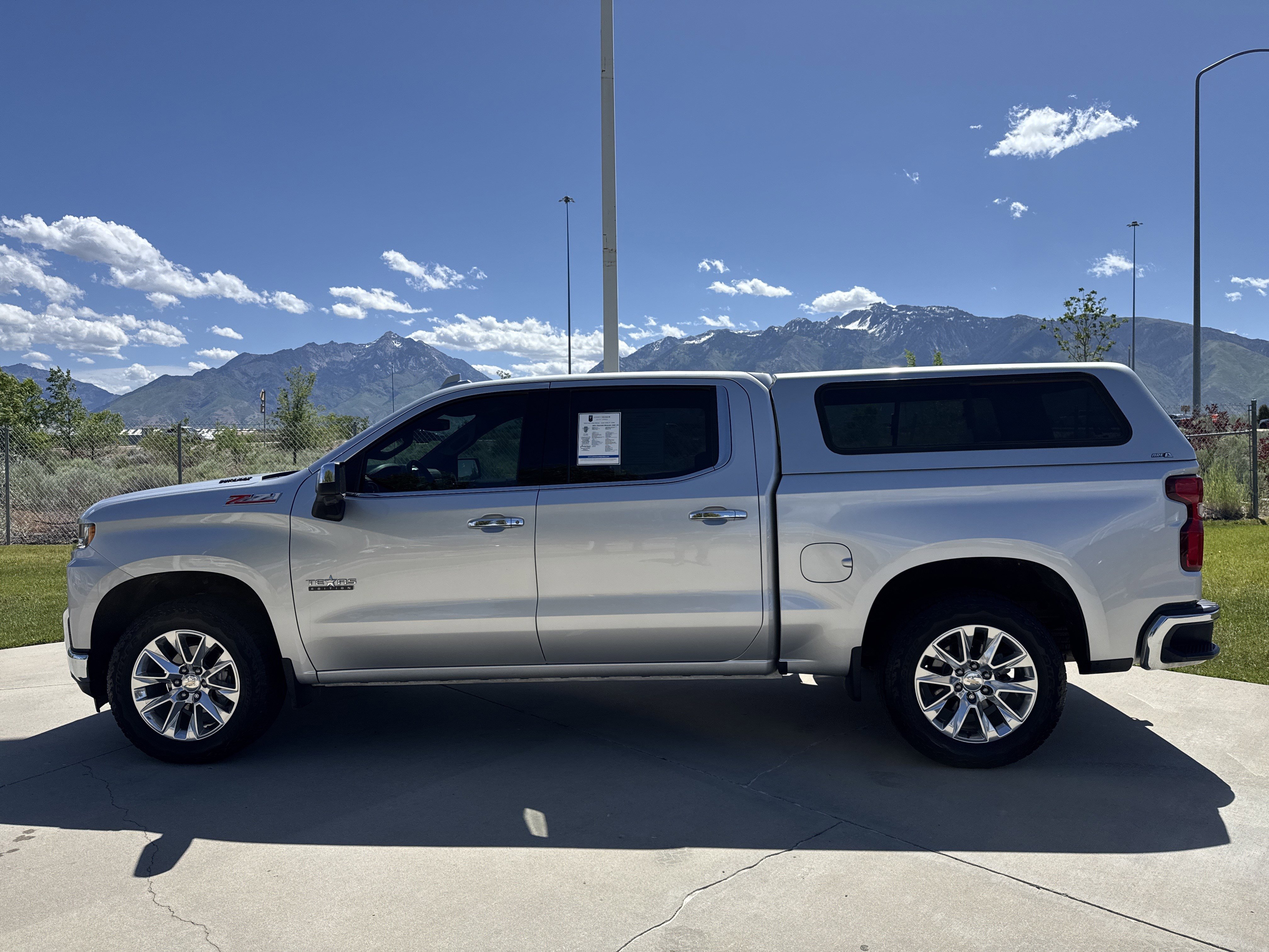 Used 2021 Chevrolet Silverado 1500 LTZ AWD/4WD image 2