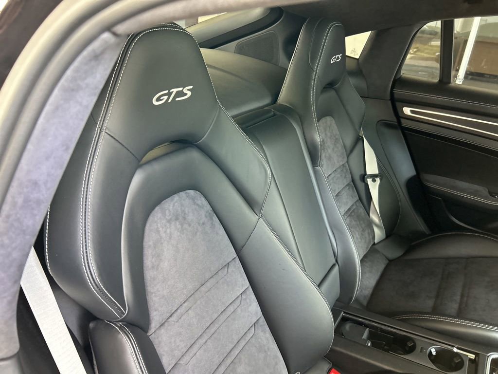 Used 2019 Porsche Panamera GTS image 32