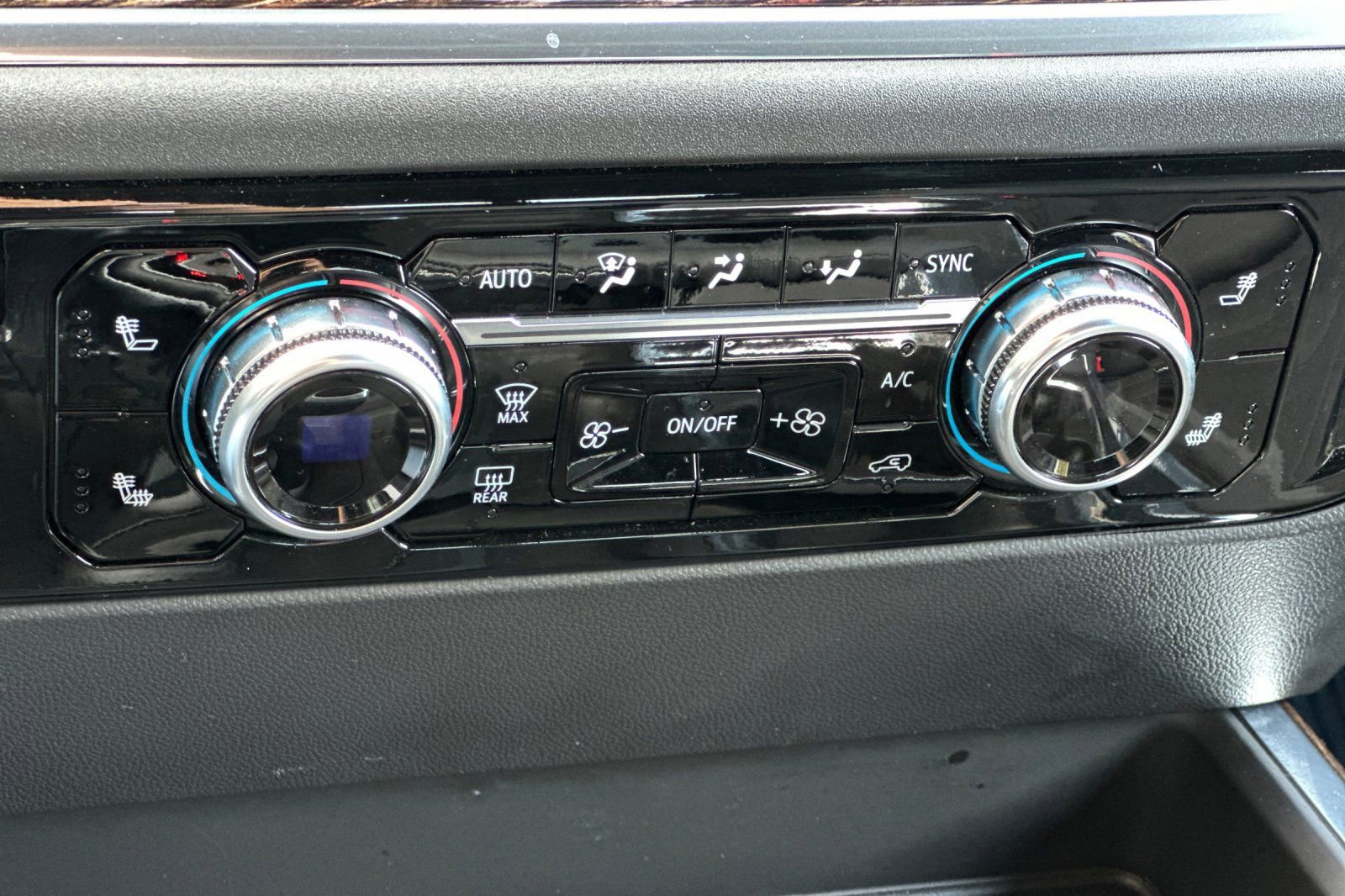 Certified 2025 GMC Sierra 1500 Elevation w/ Preferred Package image 21