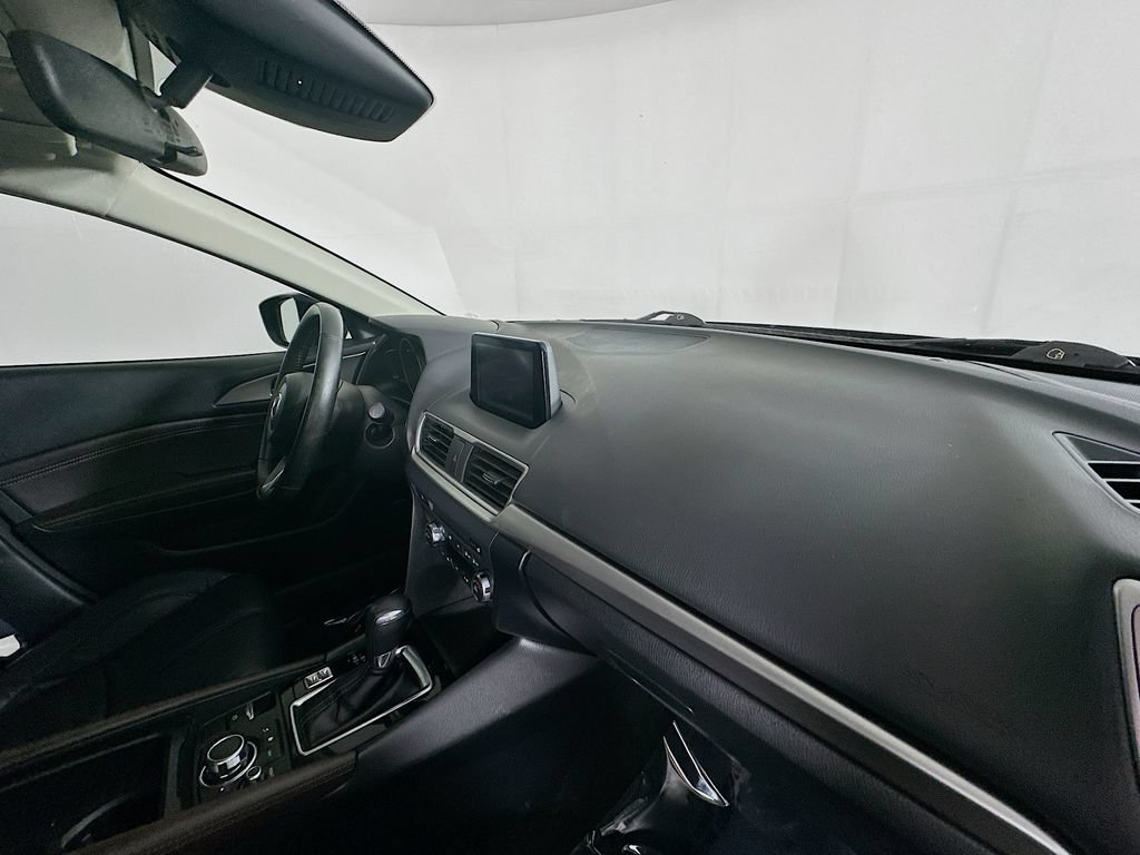 Used 2018 MAZDA MAZDA3 Touring FWD image 36