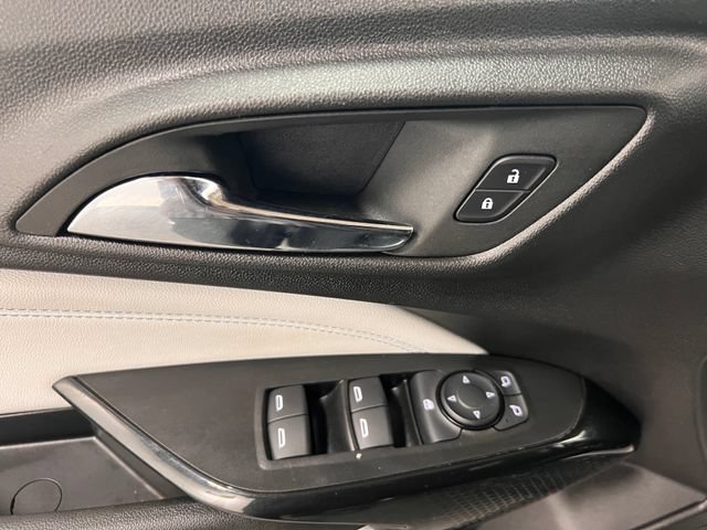 Used 2025 Chevrolet Trax LT FWD image 22