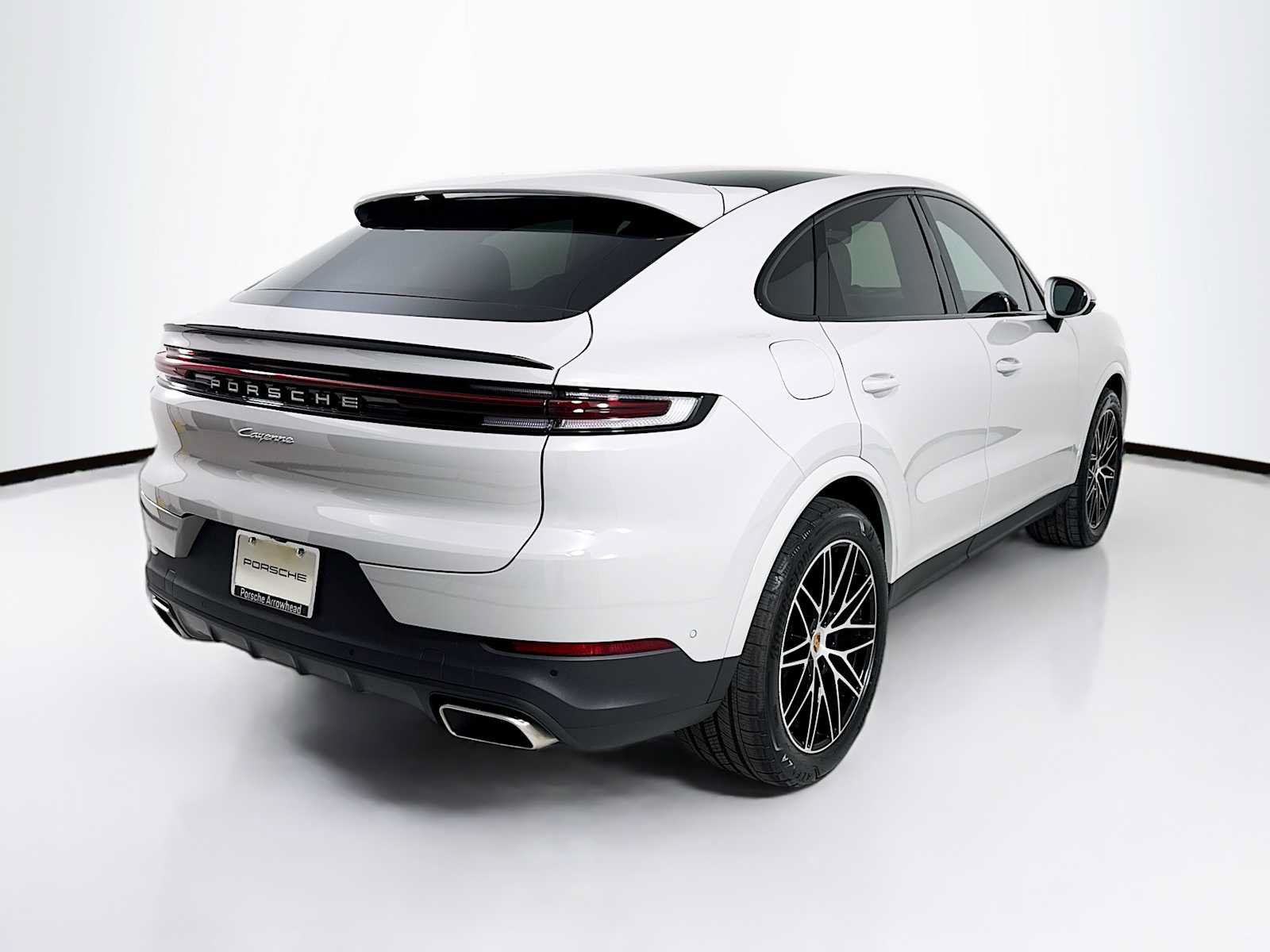 Certified 2025 Porsche Cayenne Coupe AWD/4WD image 9