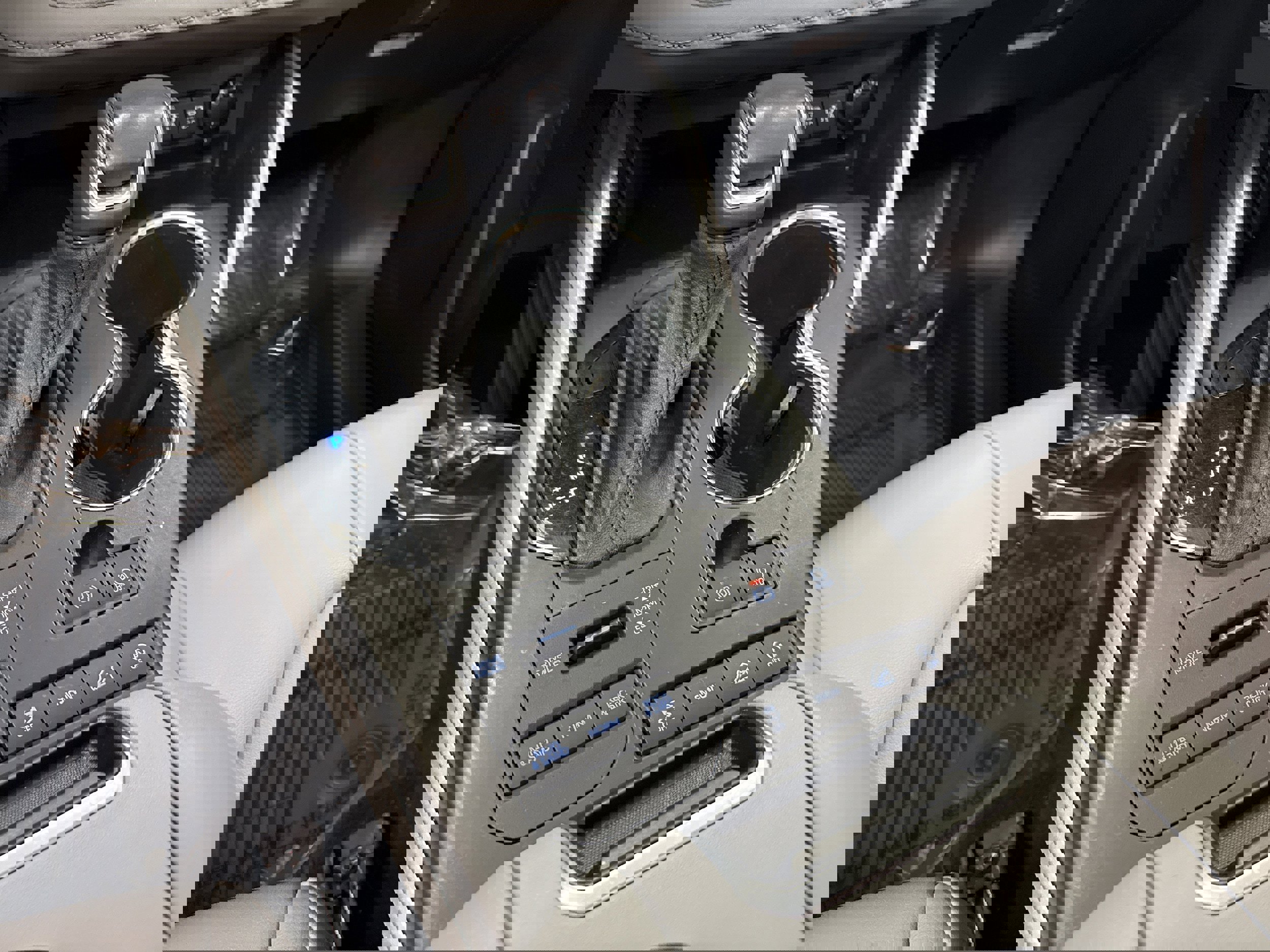 Used 2021 Toyota Highlander XLE image 37