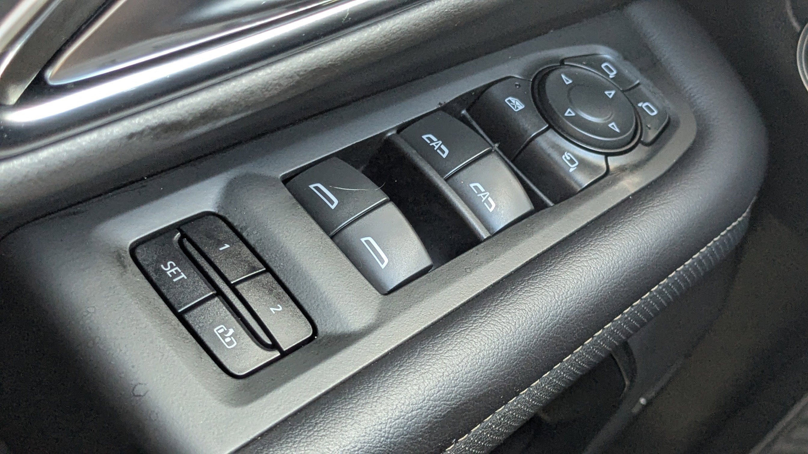 Used 2022 GMC Yukon SLT w/ SLT Premium Package image 30