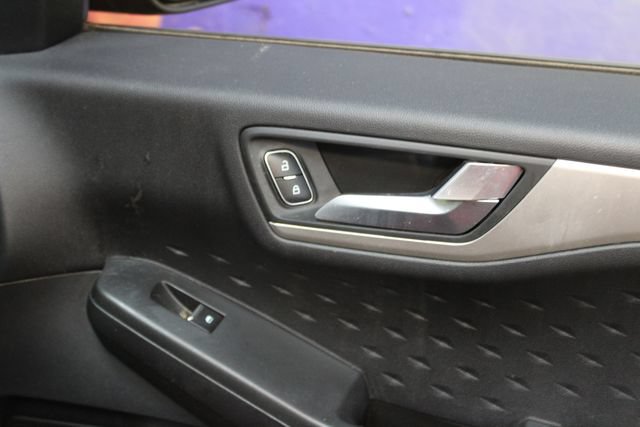 Used 2020 Ford Escape SE AWD/4WD image 9
