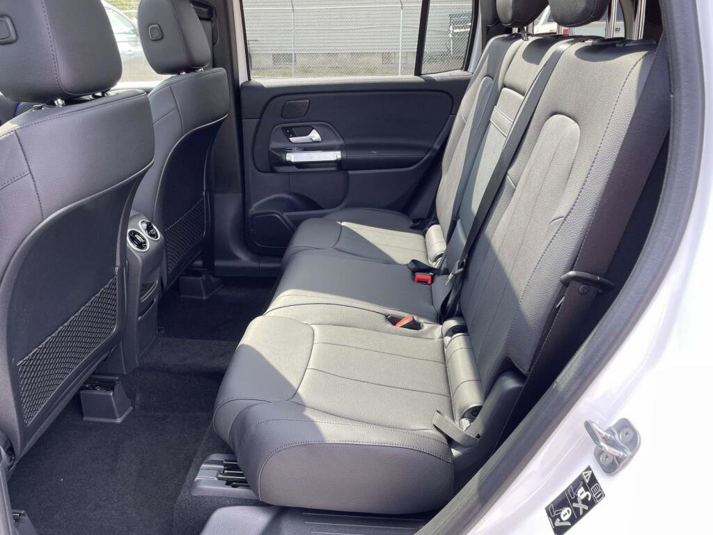 New 2026 Mercedes-Benz GLB 250 4MATIC image 15