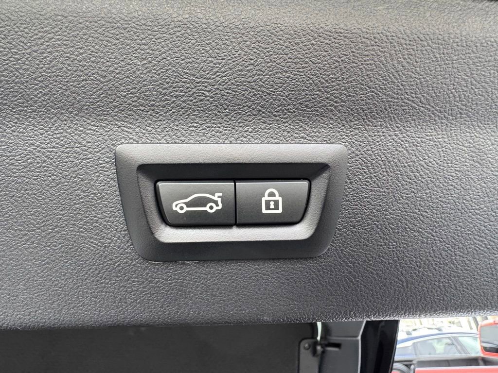 Used 2023 BMW X4 xDrive30i w/ Premium Package image 13
