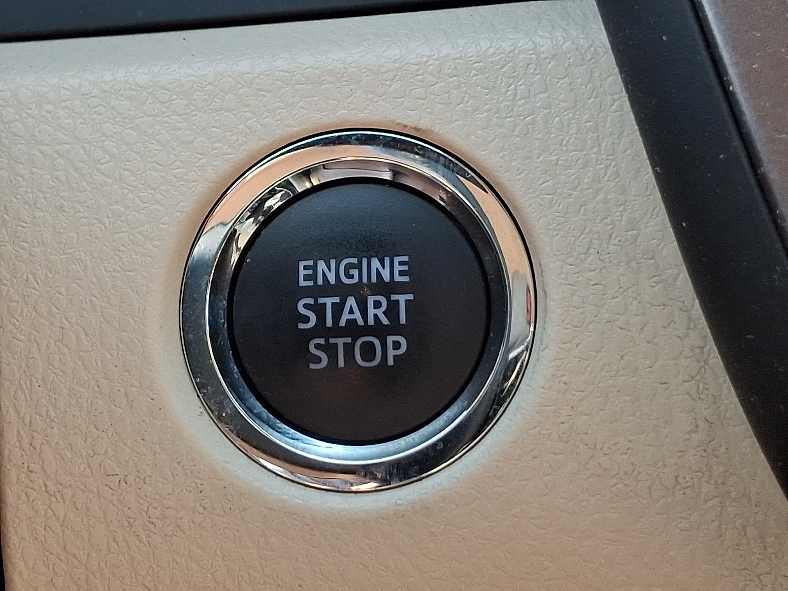 Used 2018 Toyota Camry LE w/ Convenience Package FWD image 24